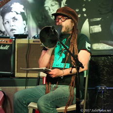 Midget Handjobs @ Viva Cantina 5-21-17