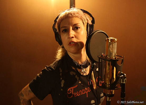 Dee Skusting at Dave Irish Studios 4-4-22